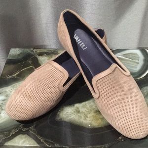 Van Eli flats